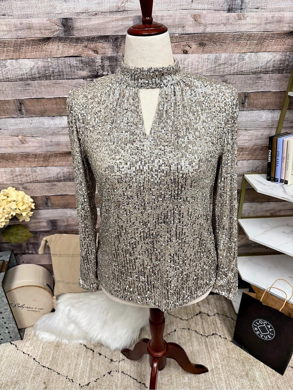 CABLE & GAUGE Gold Sequin Long Sleeve Blouse